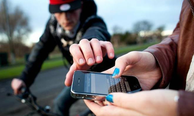 Como proteger o celular de roubos Veja dicas Segurança da Família