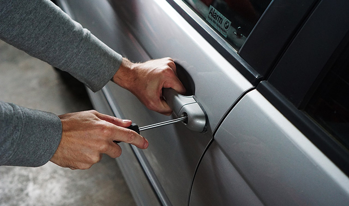 roubos e furtos de veículos