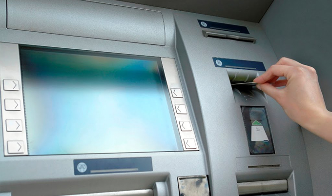 roubo de caixa eletrônico